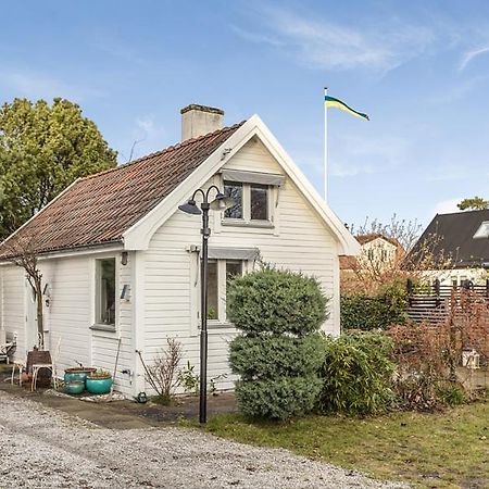 Guesthouse Close To The Beaches In Hoellviken エクステリア 写真